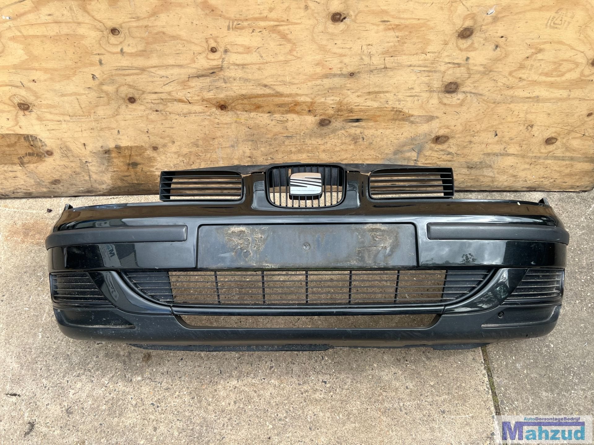 SEAT TOLEDEO 2 Zwart LC9Z voorbumper 1998-2004, Gebruikt, Autovia A-2, Km 585 585
08760  Martorell, ES, Ophalen of Verzenden, SEAT S.A.