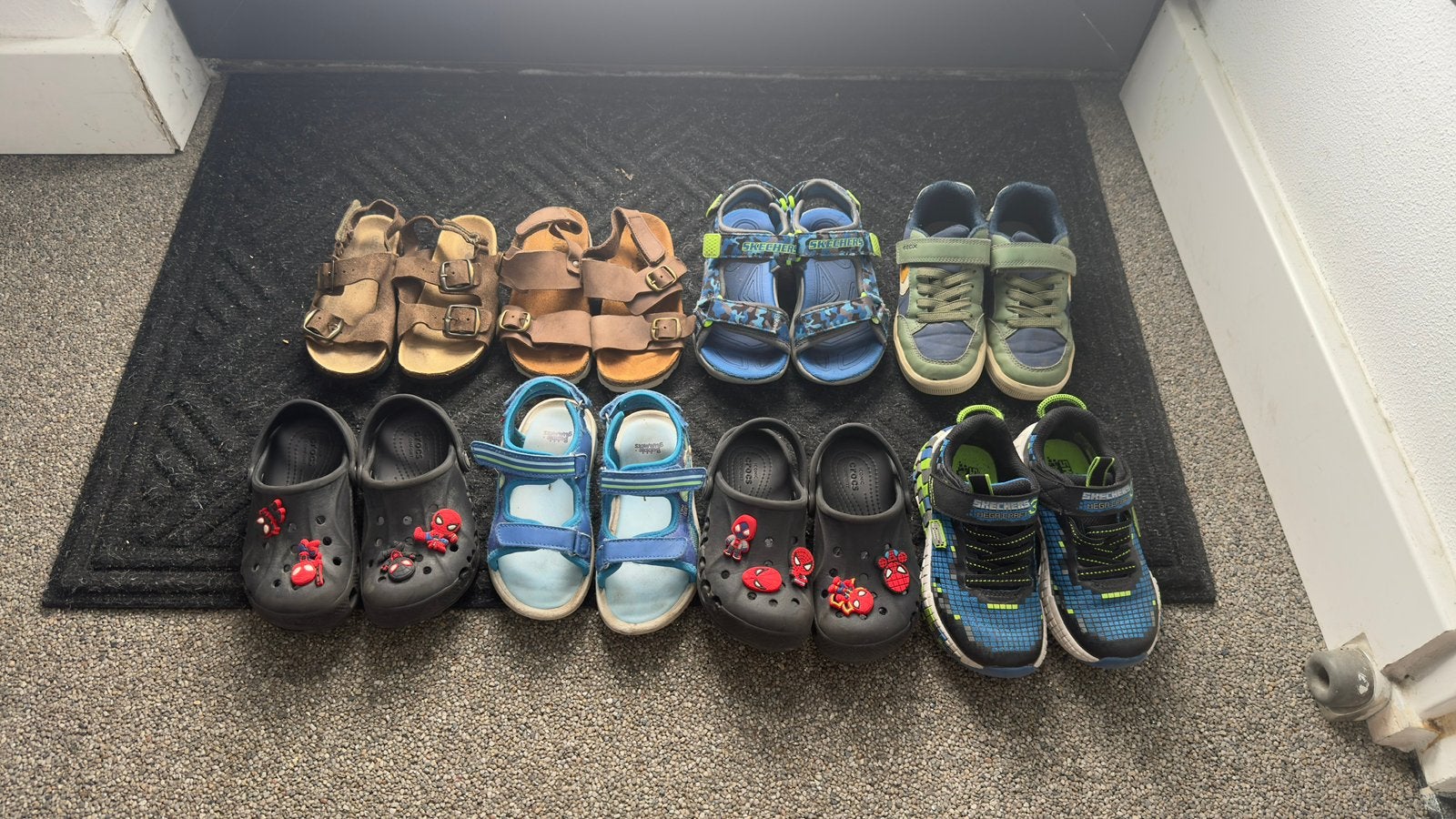 schoenen en sandalen – €5 per paar (€10 Skechers sneakers), Ophalen, Zo goed als nieuw, Jongen, Schoenen