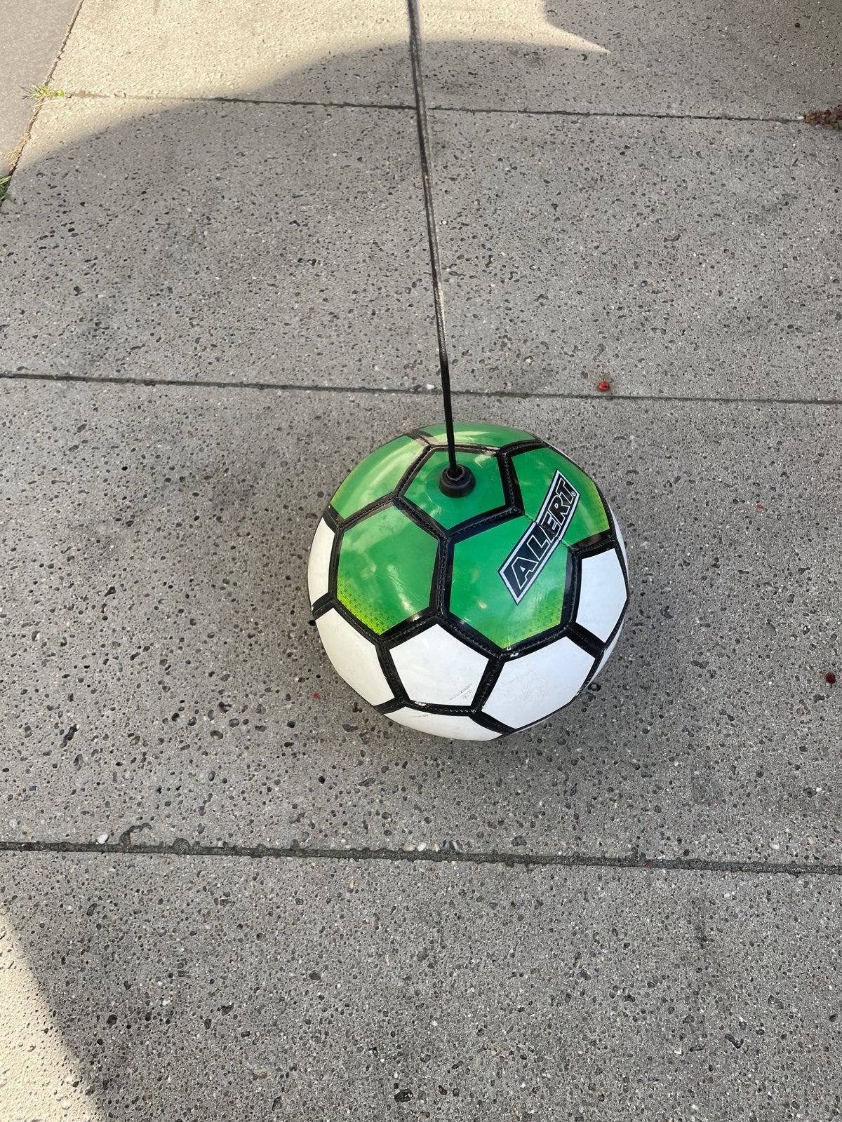 Voetbal met touw en handvat - Ideaal voor training, Maat XS of kleiner, Ophalen of Verzenden, Gebruikt, Bal