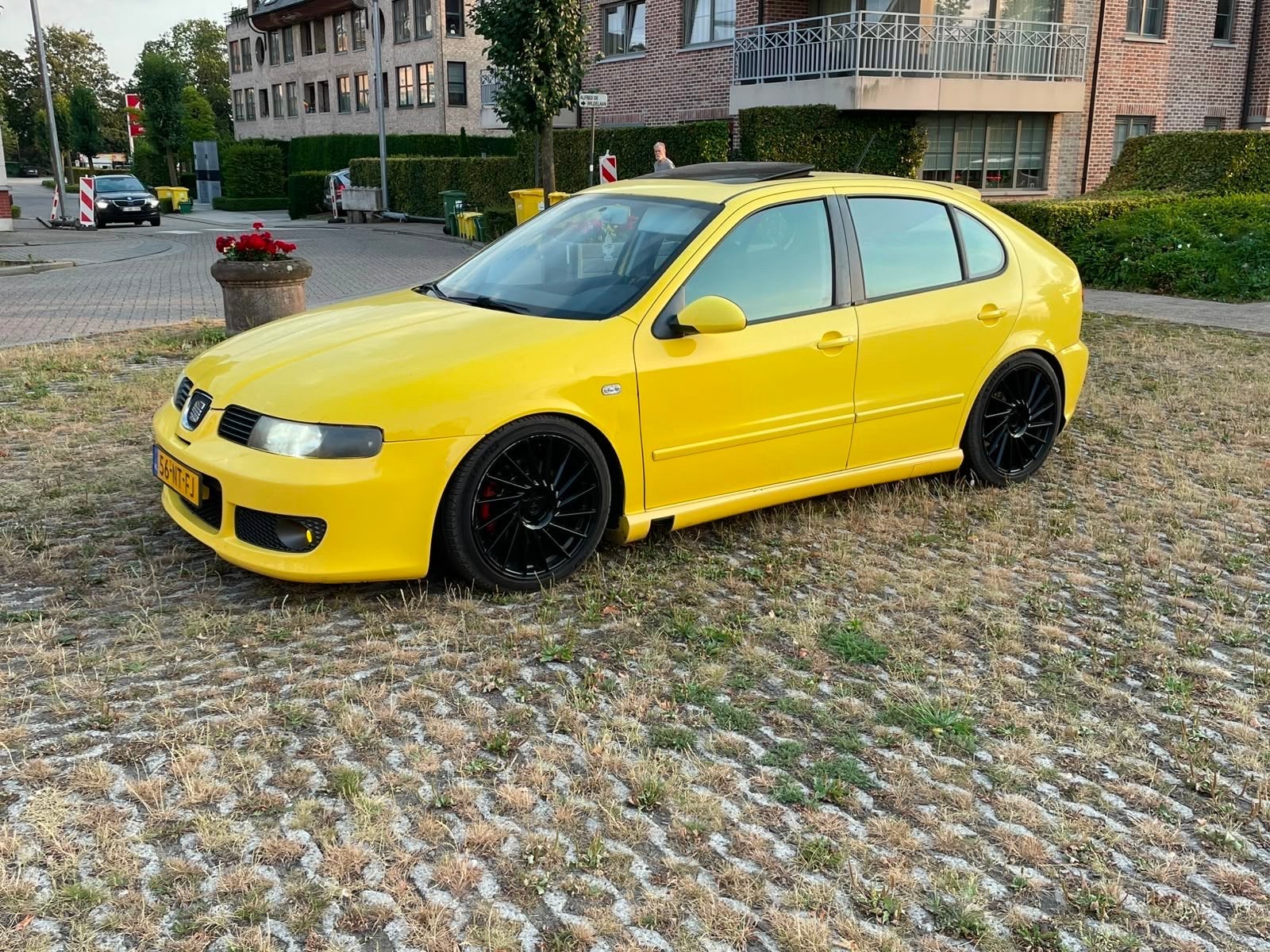 Seat Leon 1.8 20VT 132KW 2004 Geel nieuwe distributie, Voorwielaandrijving, 4 cilinders, 1264 kg, 1781 cc