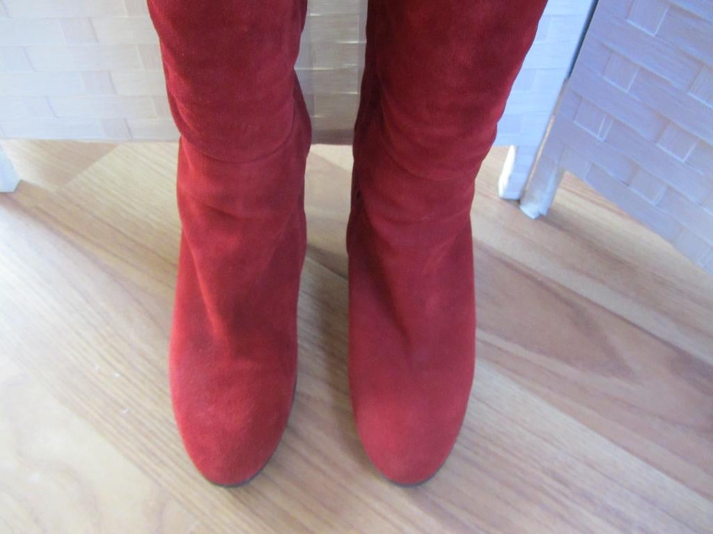 Suede laars maat 38 kleur rood nieuw, Hoge laarzen, Nieuw, Ophalen of Verzenden, Rood