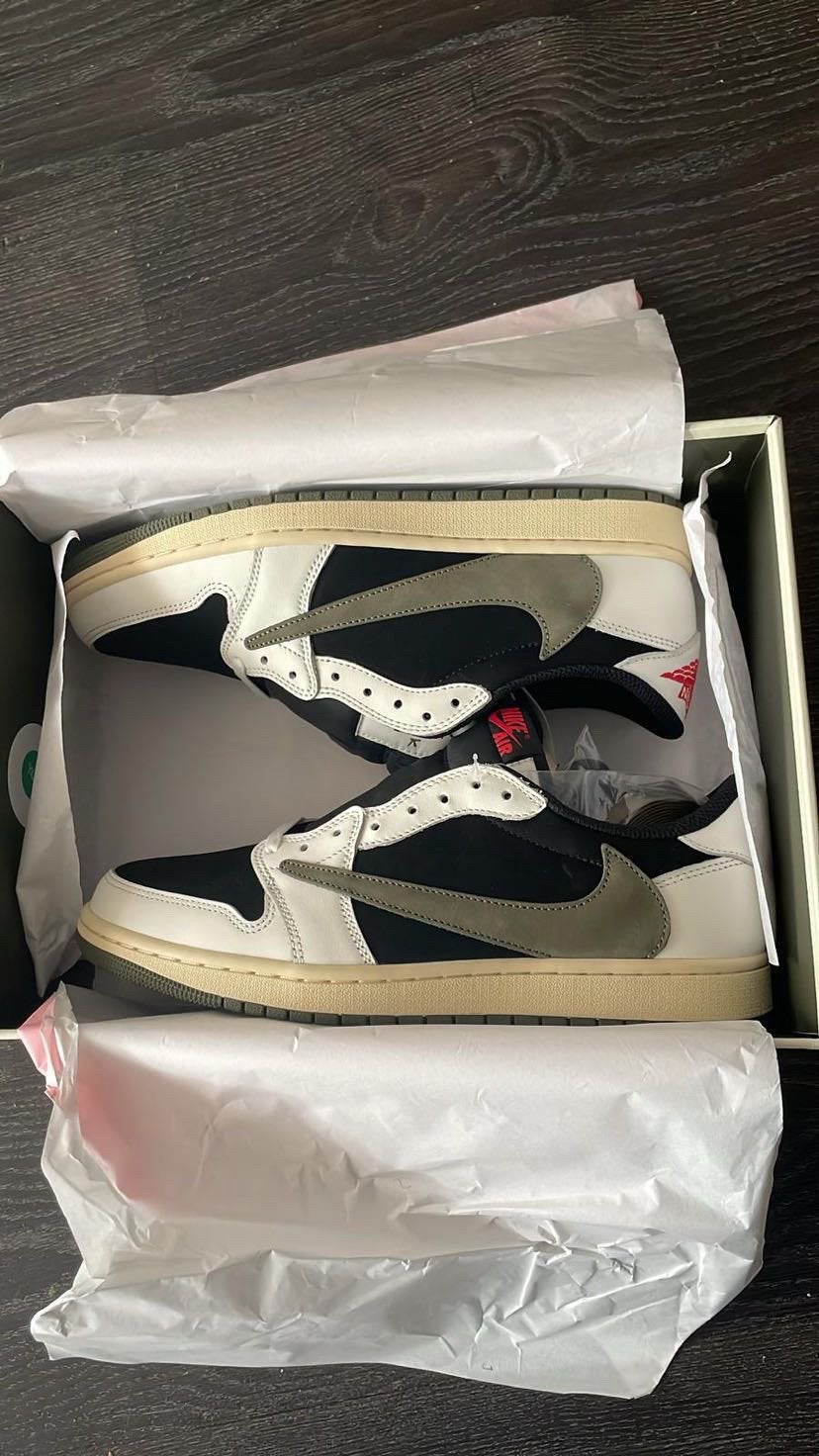 Travis Scott x Air Jordan 1 Low olive, Kleding | Heren, Verzenden, Nieuw, Wit, Overige typen