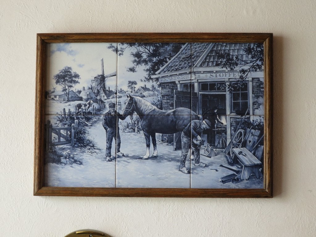 6 mooie tegels van een hoefsmit 48/33 cm in houten lijst, Ophalen of Verzenden