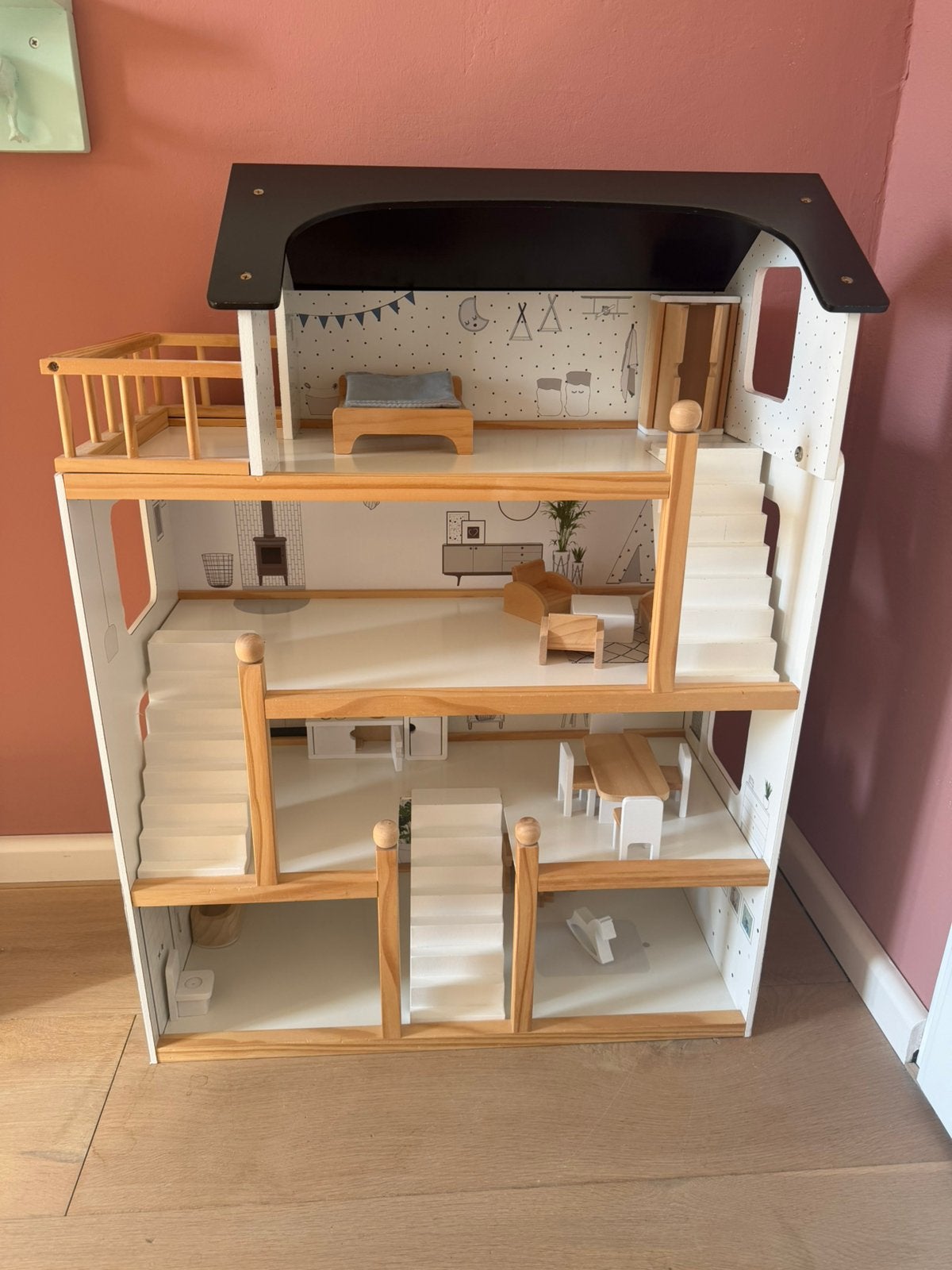 Prachtig poppenhuis van Petite Amelie