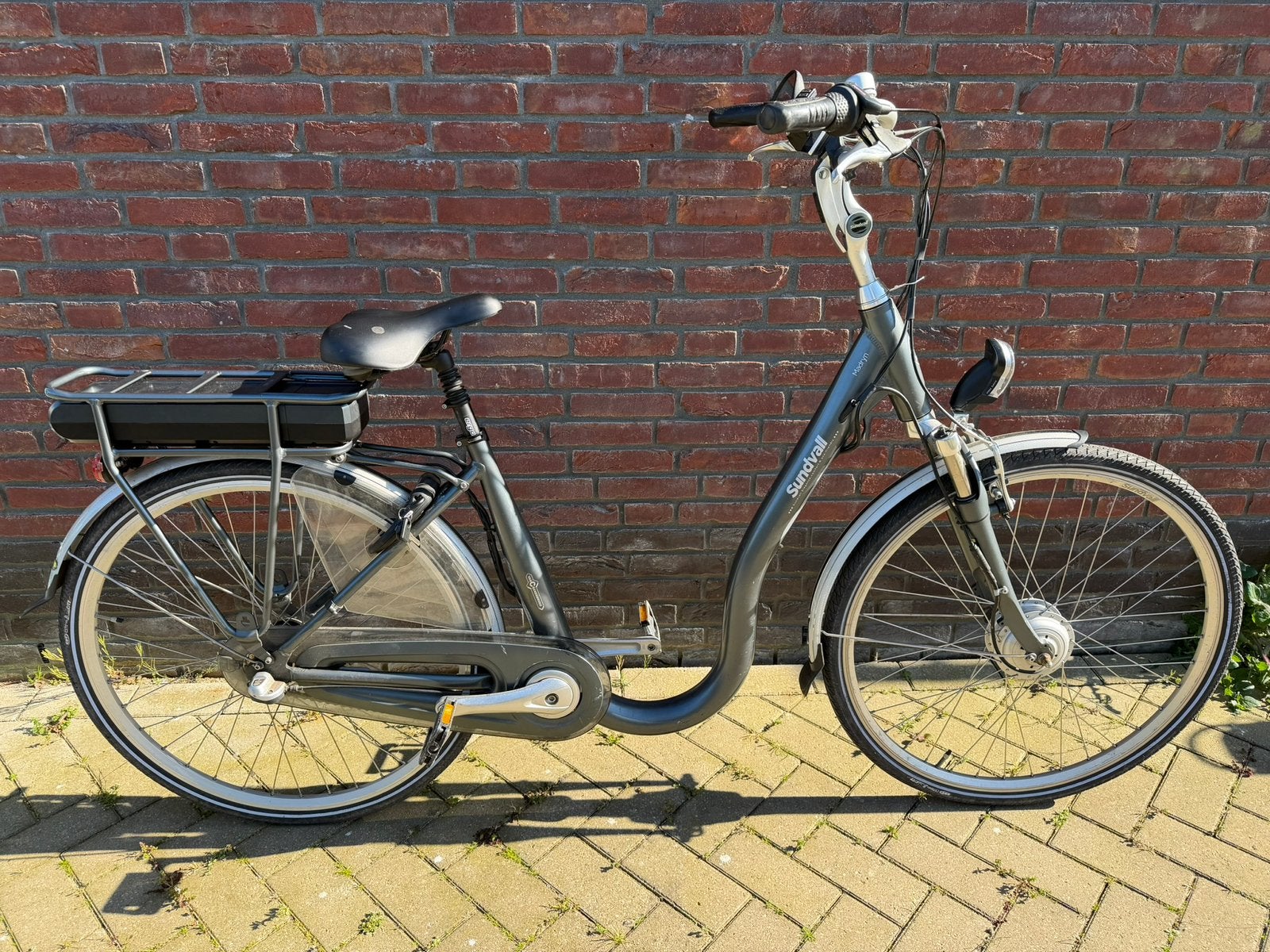 Sundvall elektrische fiets met lage instap, Fietsen en Brommers, Gebruikt, 50 km per accu of meer, 55 tot 59 cm, Ophalen