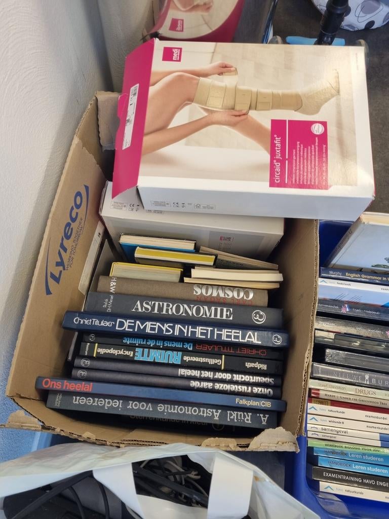 Rommelmarkt spullen speelgoed antiek enz enz, Ophalen