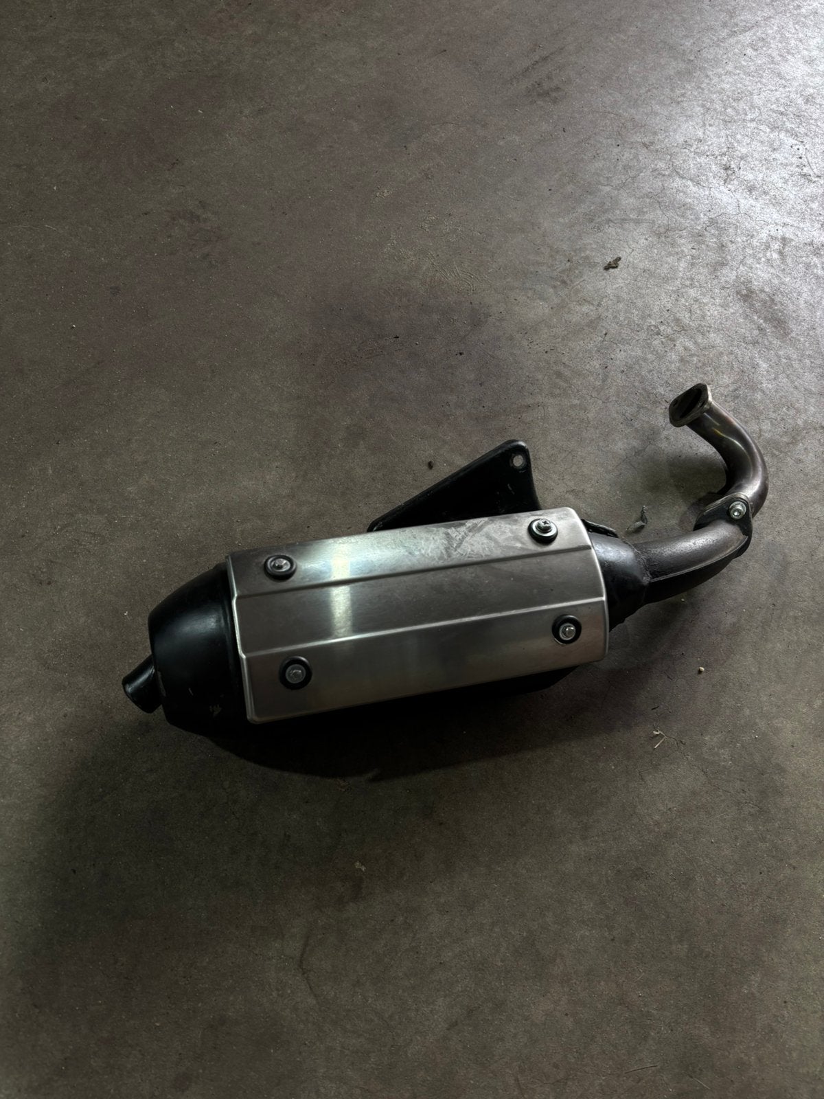 sm06, Ophalen, Zo goed als nieuw, Uitlaat, Piaggio