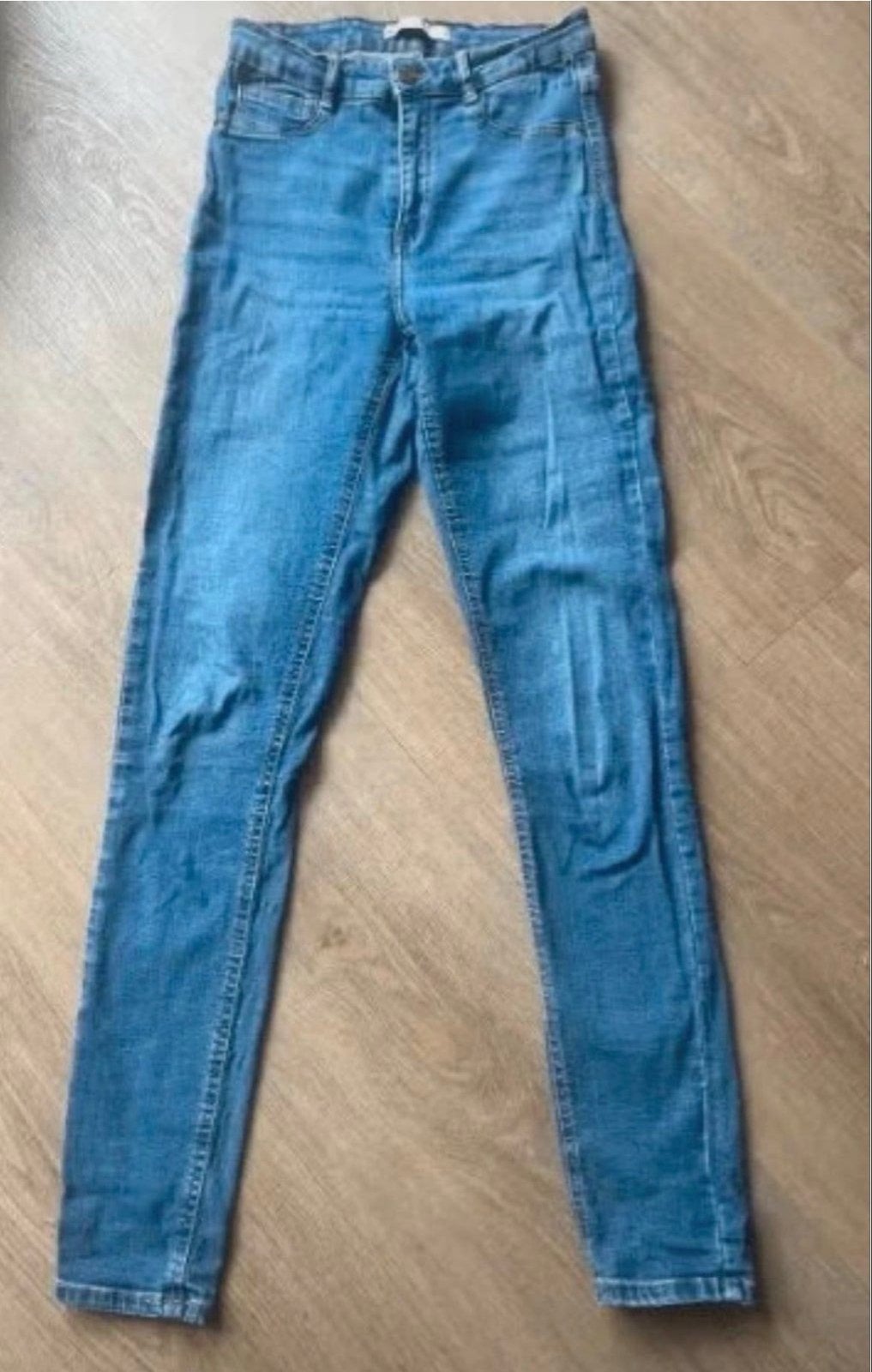 Gina Tricot Molly  Jeans M - Zo goed als nieuw, Ophalen of Verzenden, Zo goed als nieuw, Blauw, W30 - W32 (confectie 38/40)
