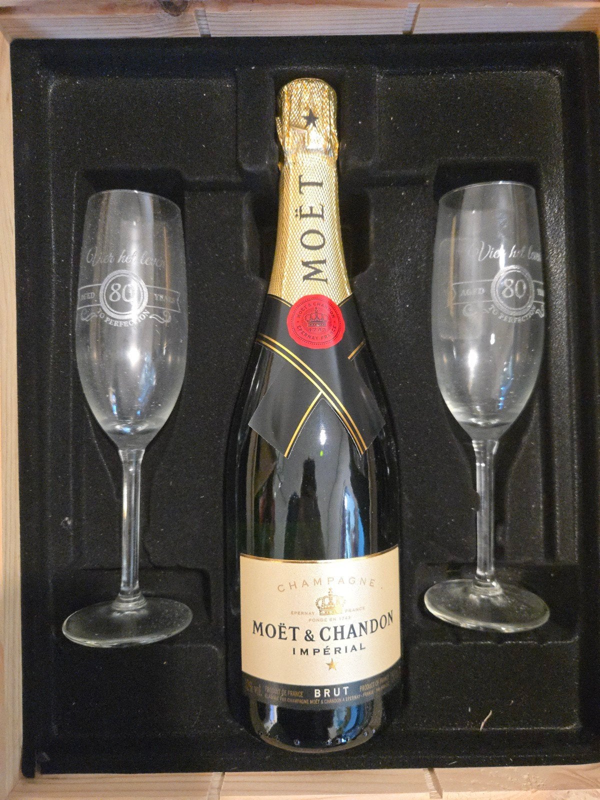 Moët & Chandon Imperial Brut met 2 glazen (80 jaar), Meerkleurig, Contact@moet.com, Nieuw, Ophalen of Verzenden