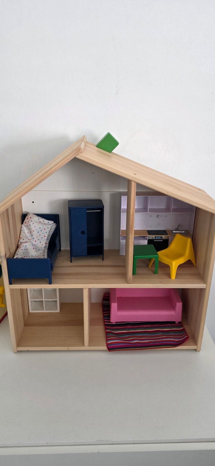Houten poppenhuis met meubels, Ophalen of Verzenden