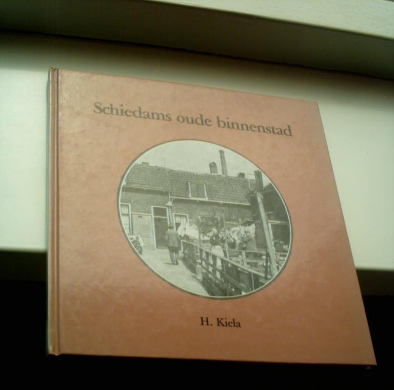 Schiedams oude binnenstad(H. Kiela, ISBN 9080056111)., Ophalen of Verzenden, Zo goed als nieuw