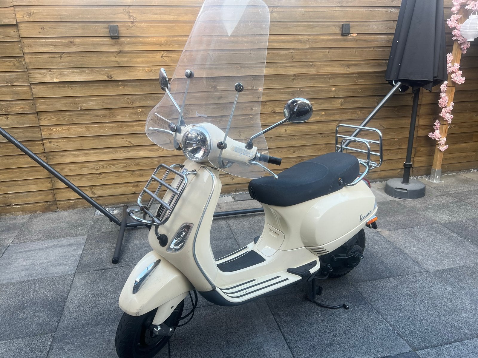 Vespa LX 4-takt uit 2010 Snorscooter- Goed onderhouden, Fietsen en Brommers, Scooters | Vespa, Ophalen, Gebruikt, Benzine, Vespa LX