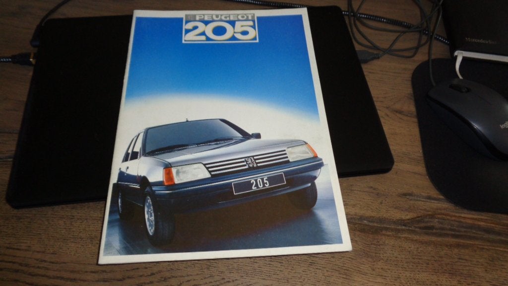 DIKKE Folder PEUGEOT 205 modellen   1987, Verzenden, Zo goed als nieuw, Peugeot