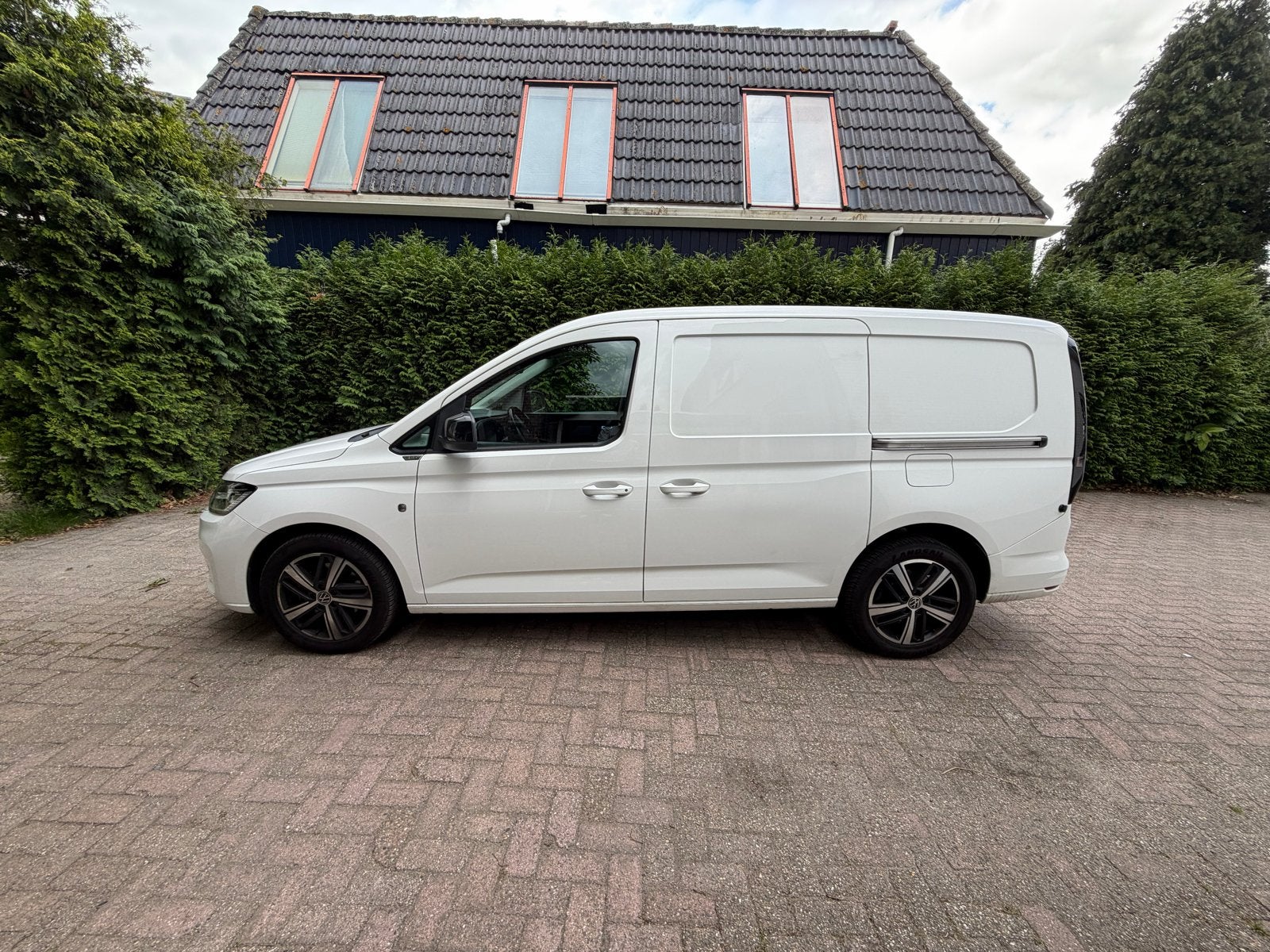 Volkswagen Caddy Maxi 2.0TDI 122PK Automaat 1st Edition, Stof, Volkswagen, Origineel Nederlands, Diesel