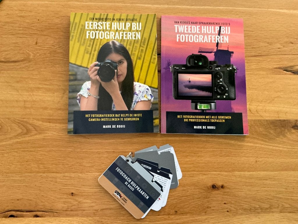 Eerste Hulp fotografie deel 1&2 + hulpkaarten de Rooij, Fotograferen en Filmen, Ophalen of Verzenden, Mark De Rooij, Zo goed als nieuw
