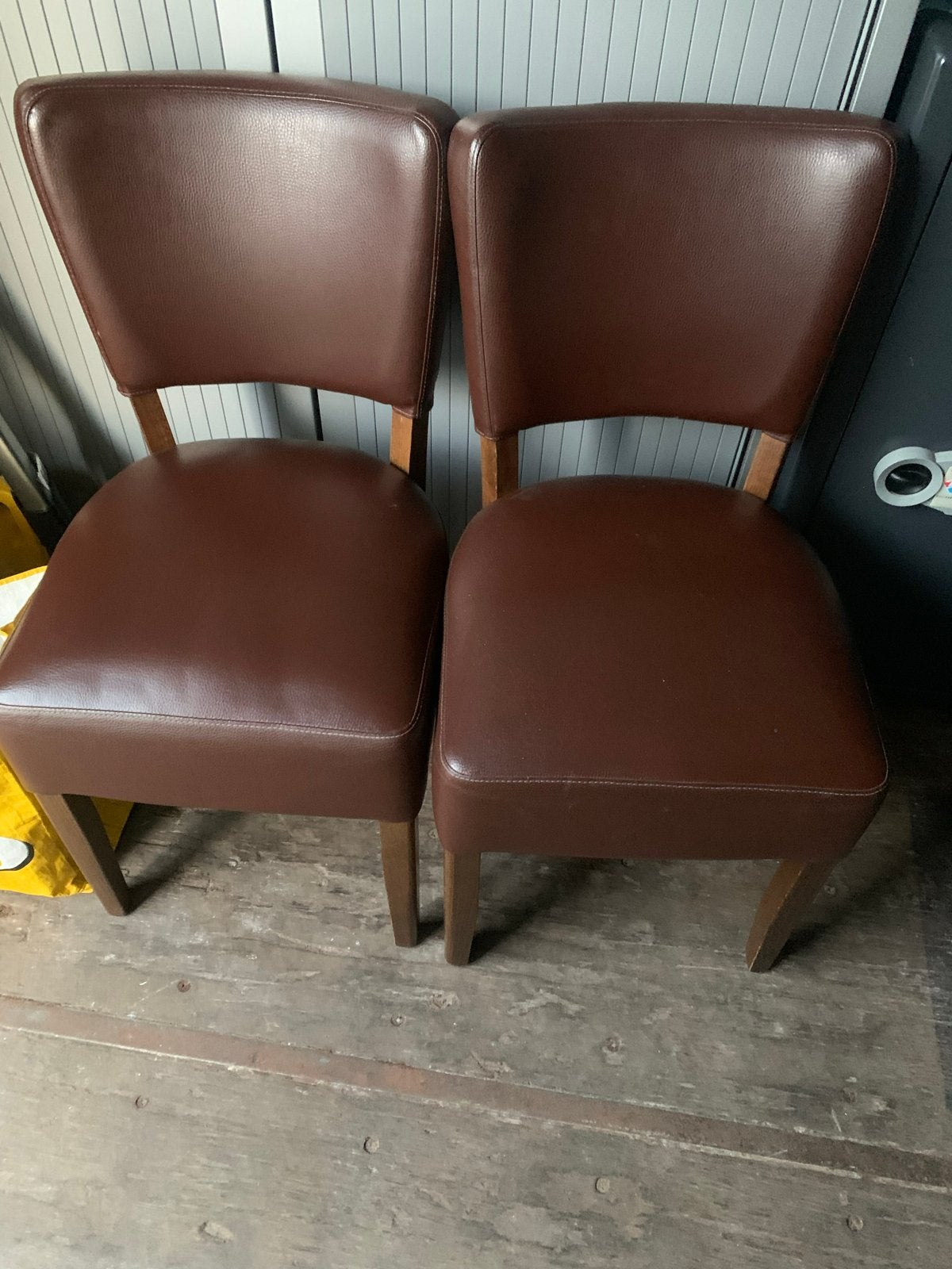Set van 2 bruine stoelen - Gebruikt, Gebruikt, Twee, Bruin, Ophalen of Verzenden