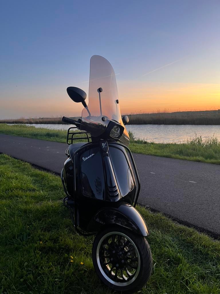 Gloednieuwe vespa sprint, Ophalen, Maximaal 45 km/u, Vespa S, Zo goed als nieuw
