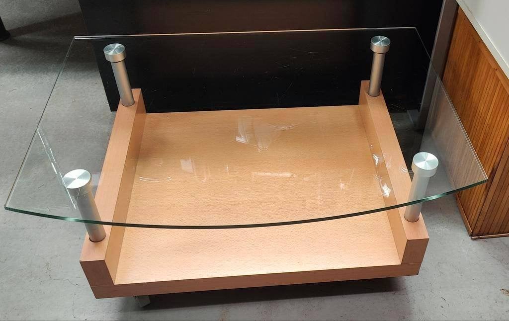Kleine salontafel met glazen blad en wieltjes, Ophalen, Gebruikt, 50 tot 100 cm, Onbekend