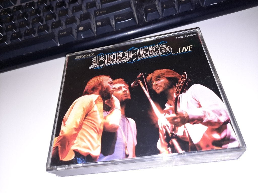 2 CD BOX MEGA RARE JAPAN Bee Gees ‎– Here At Last - Live, Ophalen, Zo goed als nieuw