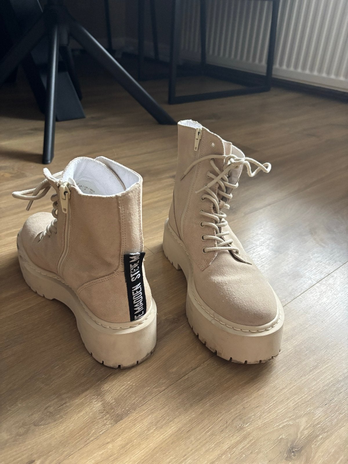 Steve Madden Skylar Beige Suede Boots - Maat 37, Beige, Lage of Enkellaarzen, Ophalen of Verzenden, Gedragen