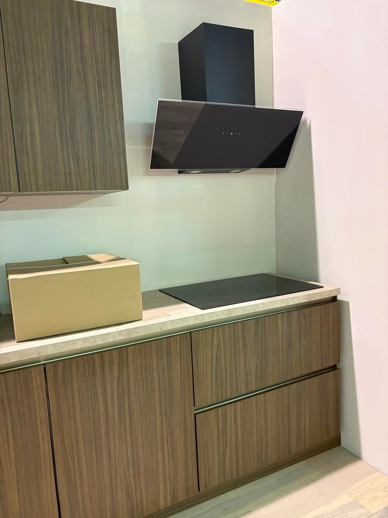 Showroommodel keuken exclusief inbouwapparatuur, Huis en Inrichting, Keuken | Complete keukens, Zo goed als nieuw, Enkelwandige keuken