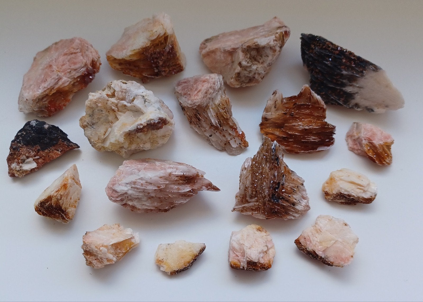 Vanadiniet op Bariet uit Marokko (17 stuks), Verzamelen, Ophalen of Verzenden, Mineraal