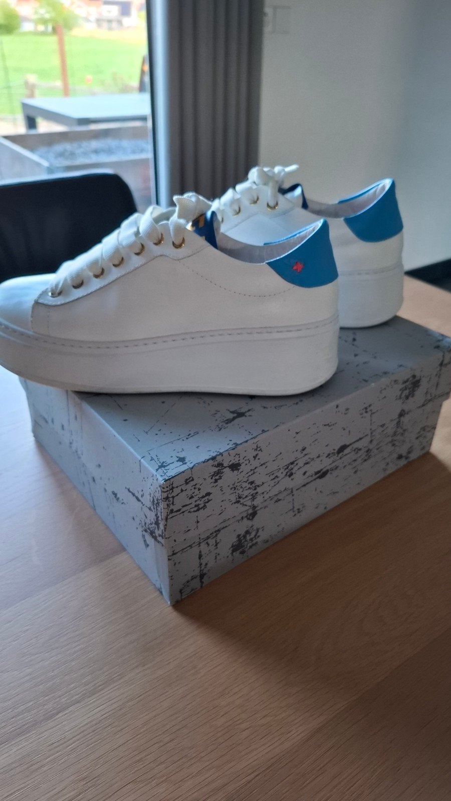 Dames sneakers wit van Gio, Ophalen of Verzenden, Zo goed als nieuw, Wit, Sneakers of Gympen
