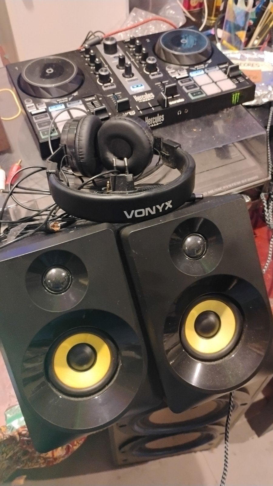 Complete DJ-set, perfect voor de studio: Vonyx + Hercules, Ophalen of Verzenden, Zo goed als nieuw, Studiomonitor, Overige merken