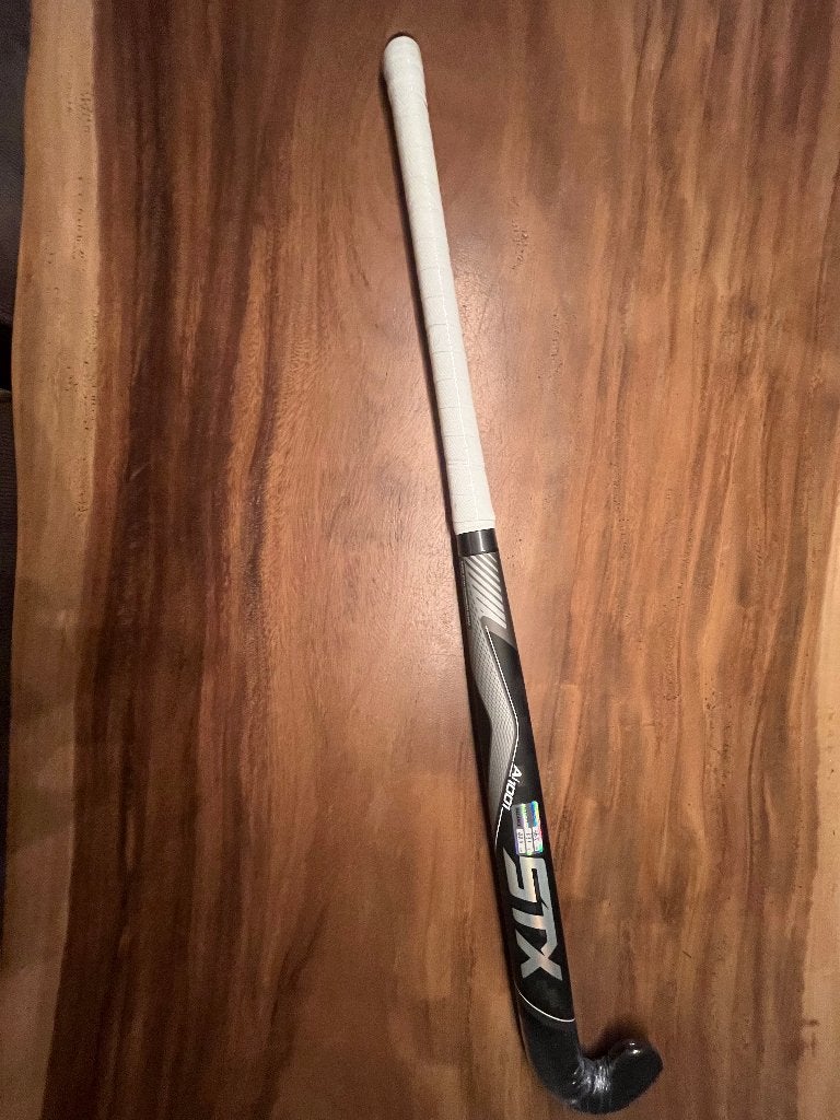 Gloednieuwe STX Ai1001 Low Bow Hockeystick (36,5 inch), Sport en Fitness, Hockey, Ophalen, Nieuw, Stick