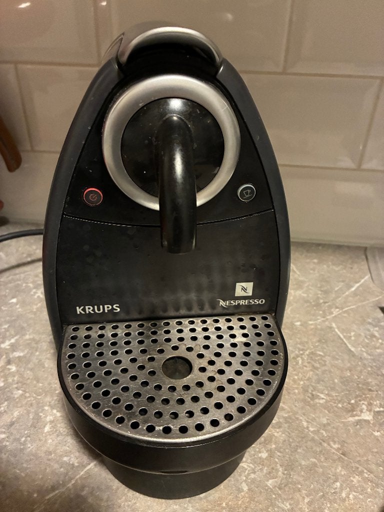 Nespresso apparaat GRATIS, Ophalen, Gebruikt, Espresso apparaat, Koffiepads en cups