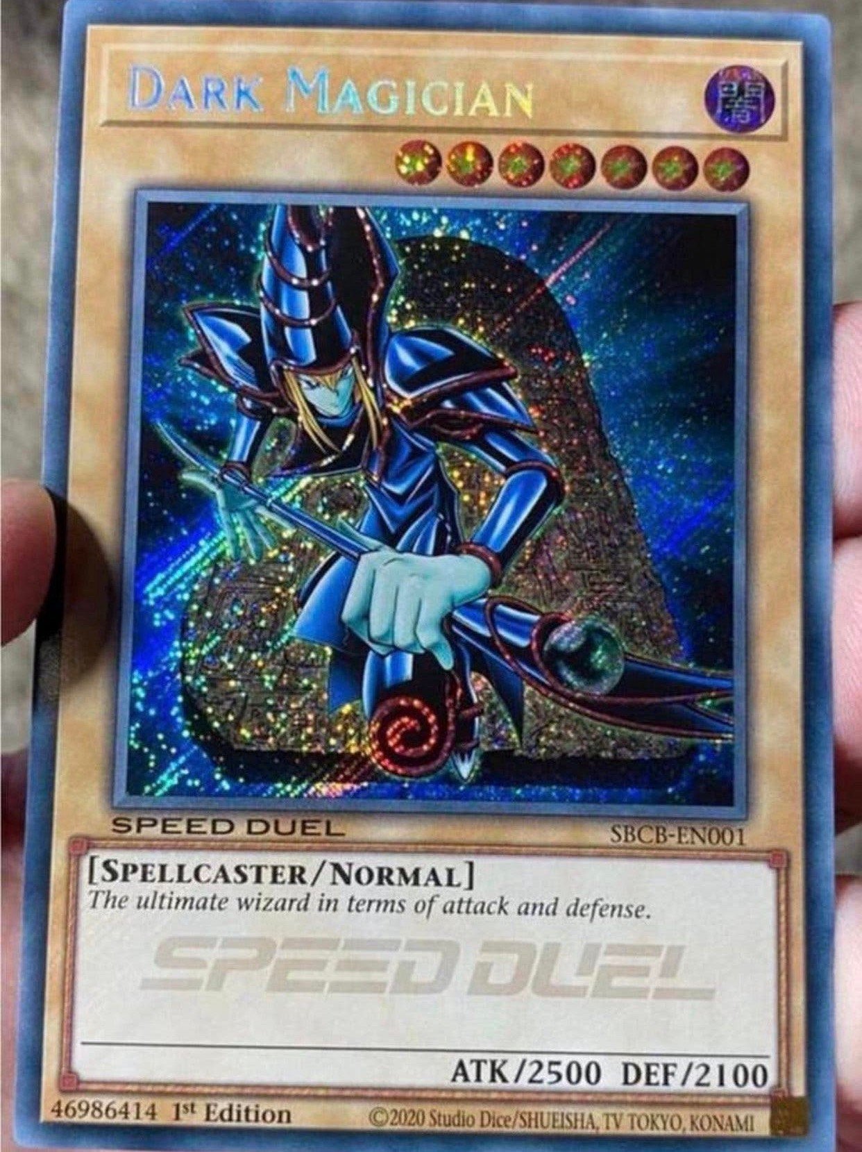 Yu-Gi-Oh! Dark Magician SBCB 1st Edition !, Ophalen of Verzenden, Zo goed als nieuw, Losse kaart, Foil