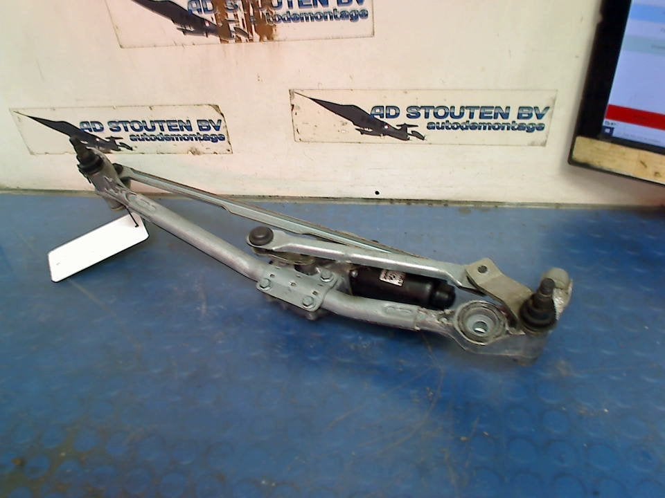 Ruitenwisser Mech + Motor VOOR BMW 3 serie (E90) 697826301, Gebruikt, Petuelring 130, München 80809, , Duitsland, BMW, Bayerische Motoren Werke AG