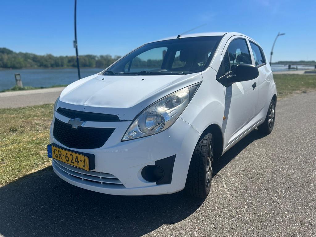 Chevrolet Spark 1.0 Bifuel 2011 Wit, Auto's, Voorwielaandrijving, 839 kg, 4 cilinders, 995 cc