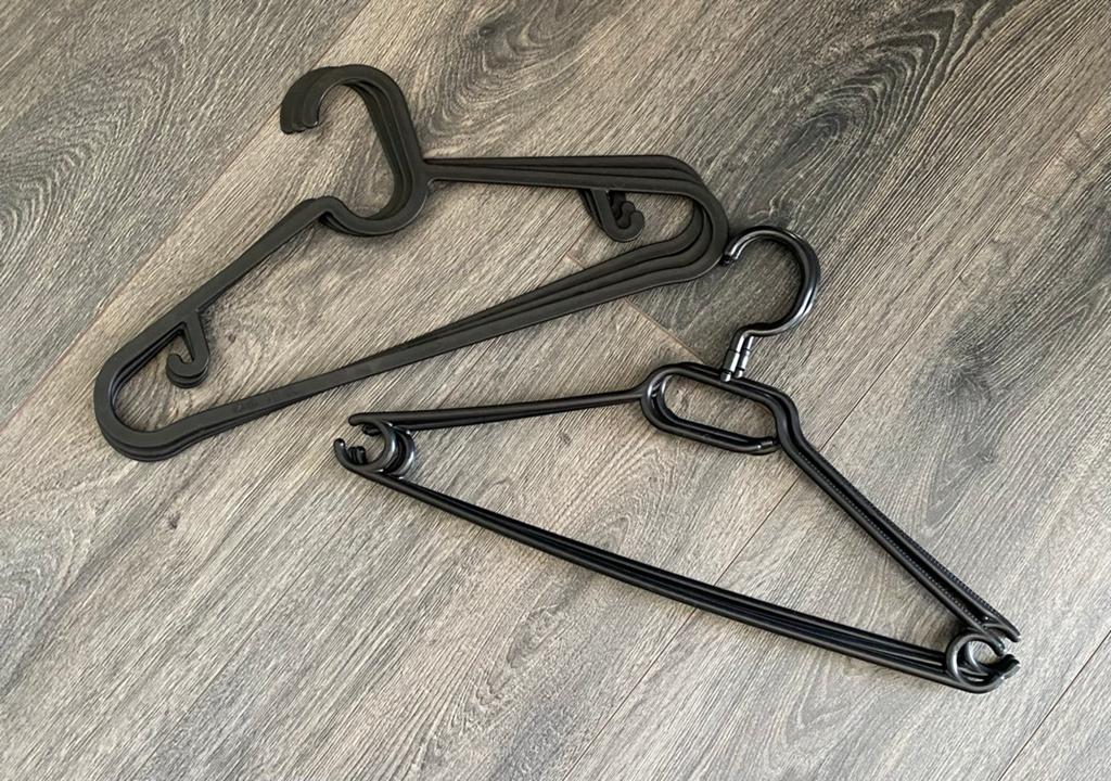 Gratis kledinghangers, Ophalen, Gebruikt, Kunststof, Volwassenen
