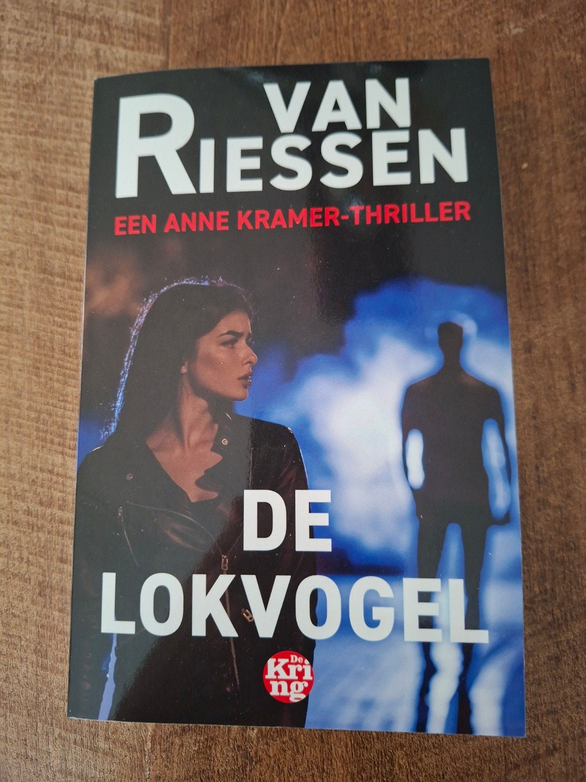 Joop van Riessen - De lokvogel 2026 Een Anne Kramer thriller, Ophalen of Verzenden, Zo goed als nieuw, Joop van Riessen