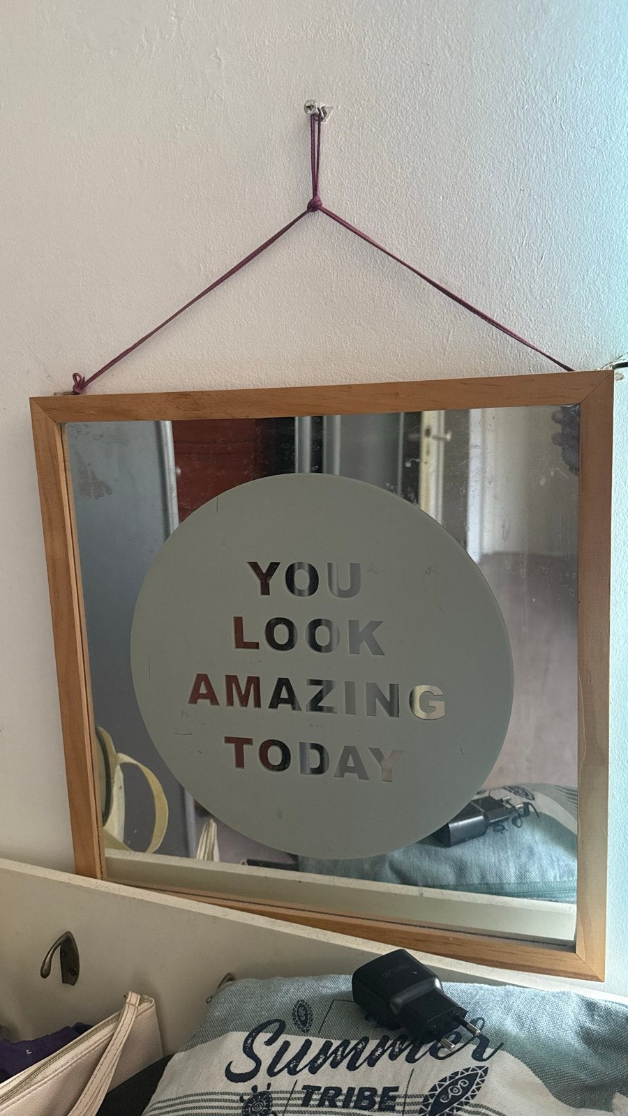Spiegel met houten frame en inspirerende tekst, Huis en Inrichting, Woonaccessoires | Spiegels, Gebruikt, Ophalen of Verzenden