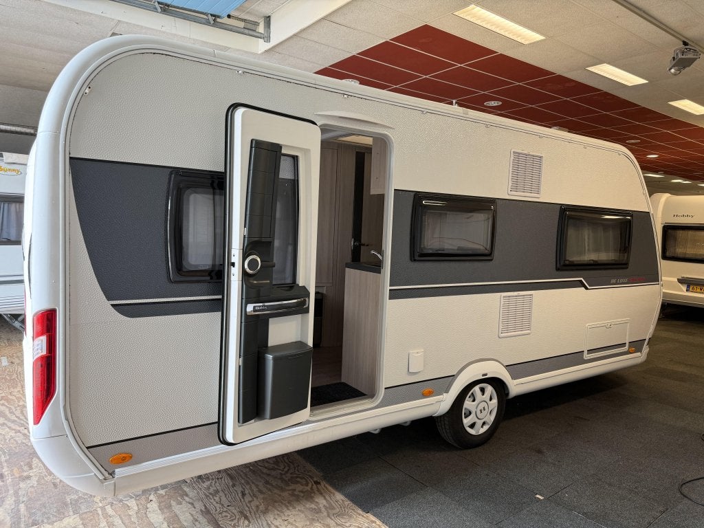 HOBBY DE LUXR EDITION 495 UL 2 BEDDEN RONDZIT VOORTENT (TOP), Rondzit, Hobby, Bedrijf, 4 tot 5 meter