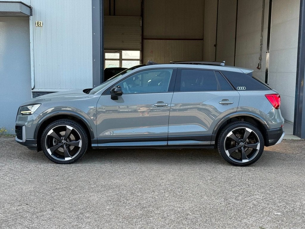 Audi Q2 1.0 TFSI S-Line Automaat Pano|Sfeerverlichting|NAP!, Auto's, Audi, Gebruikt, Origineel Nederlands, Bedrijf, 650 kg