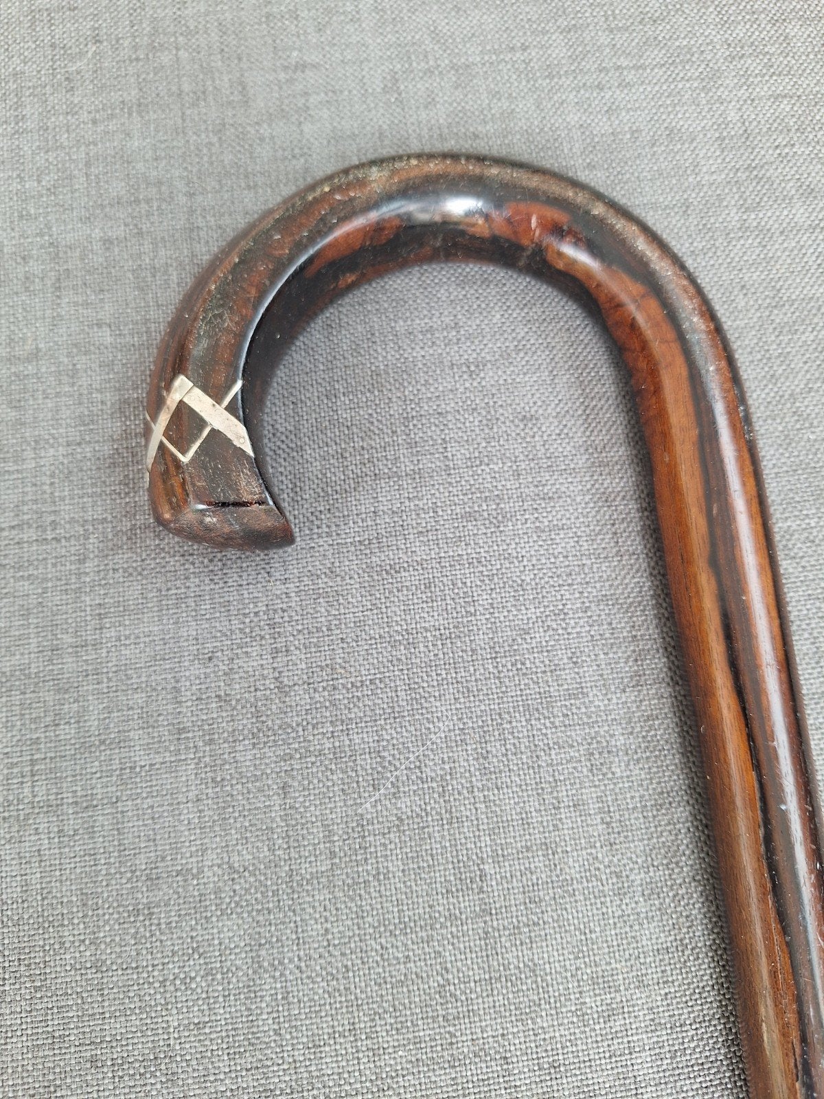 Vintage houten wandelstok ,ingelegd met zilver of verzilverd, Diversen, Wandelstokken, Ophalen of Verzenden
