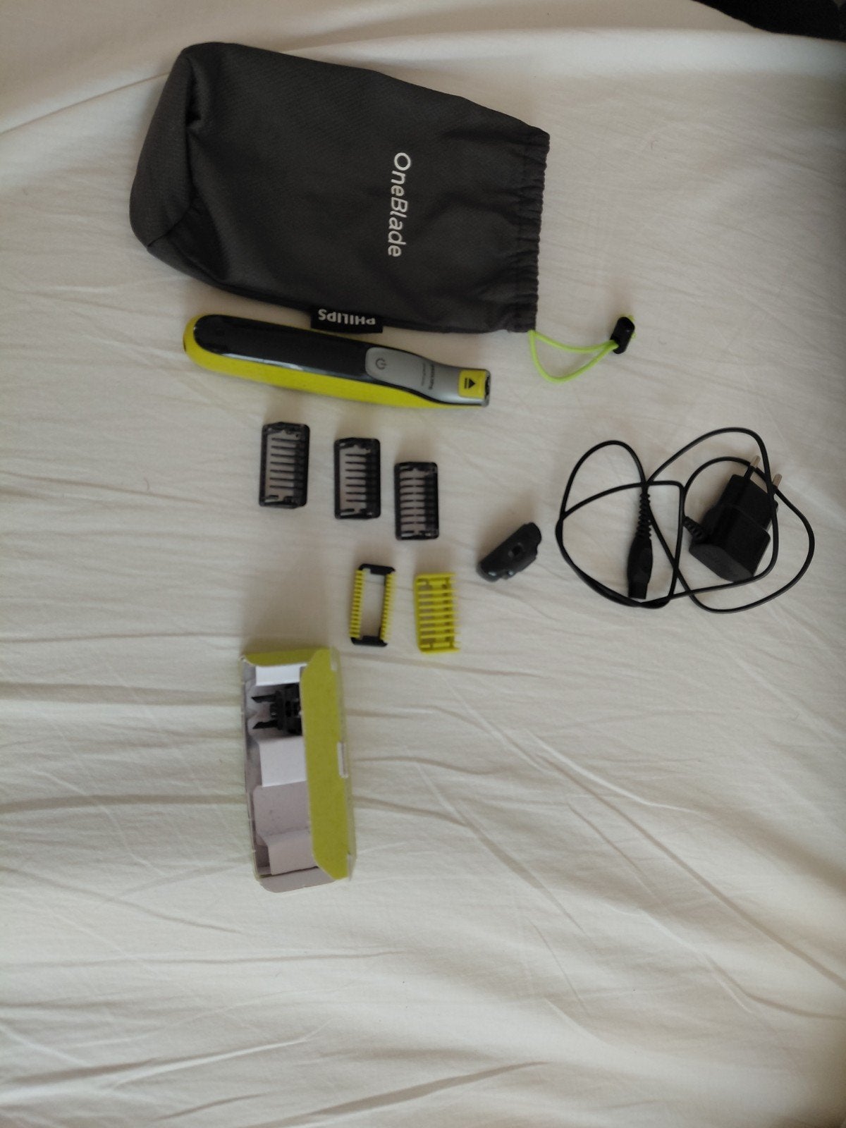 Philips OneBlade Scheerapparaat met accessoires, Ophalen of Verzenden, Gebruikt, Scheren en Epileren