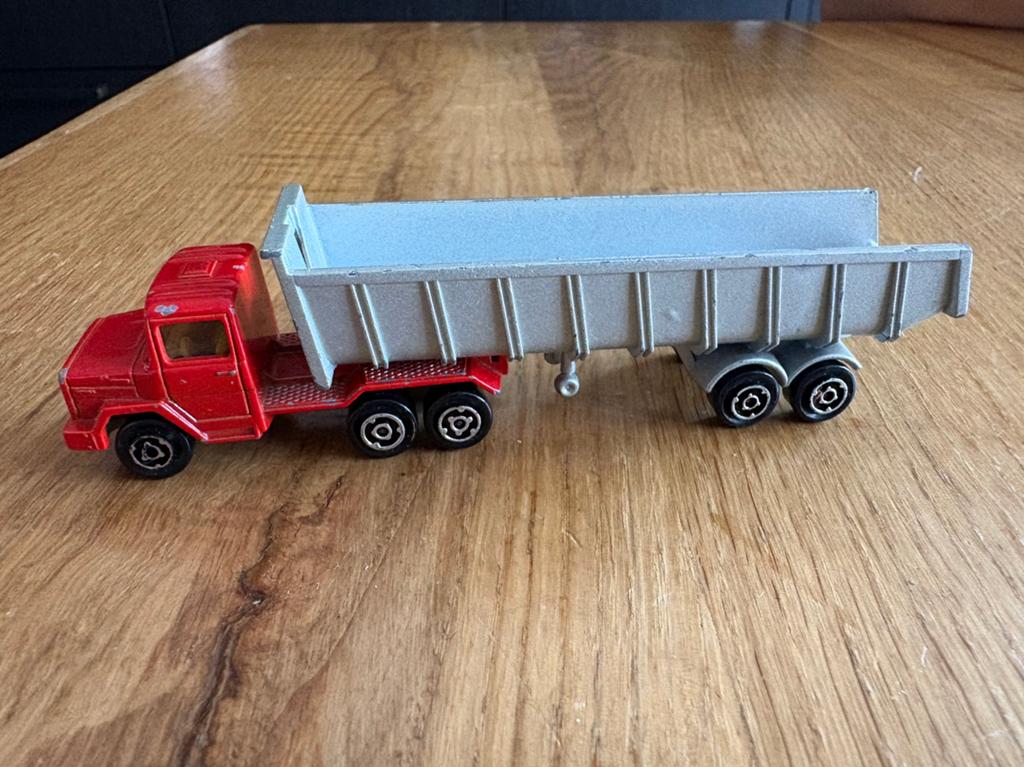 Majorette 1/100 No. 377 Magirus vrachtwagen, Hobby en Vrije tijd, Modelauto's | Overige schalen, Ophalen of Verzenden, Gebruikt