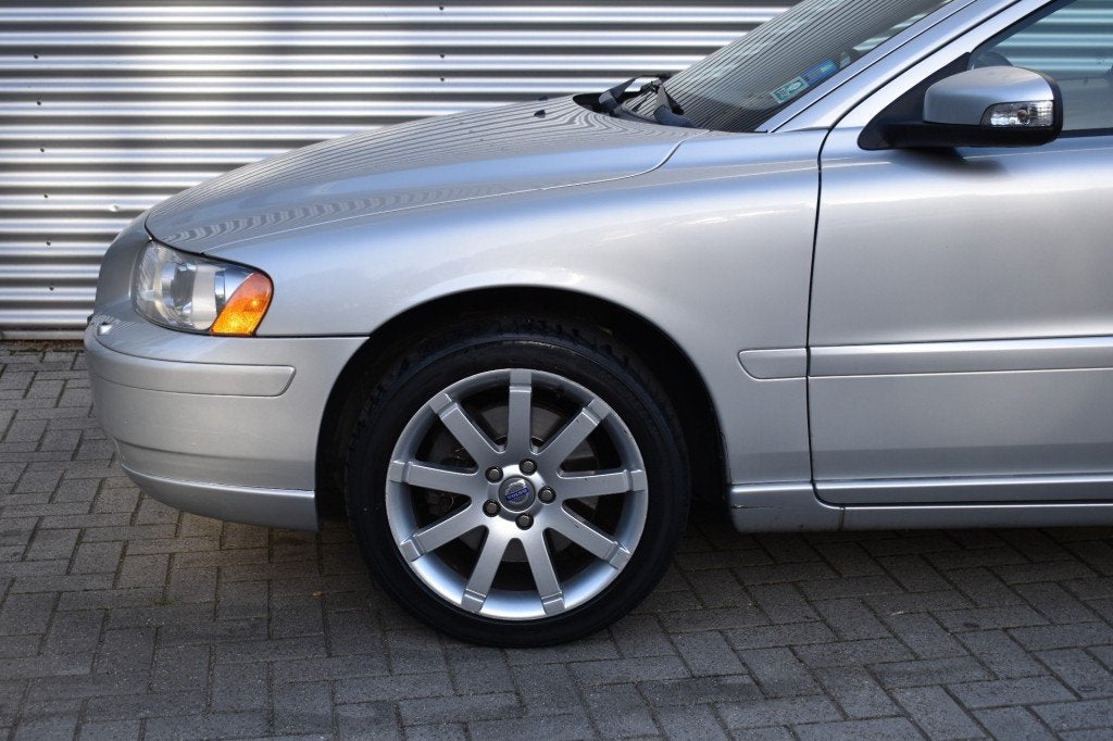 Volvo V70 2.0T EDITION SPORT / 5-CYLINDER / LEDER / TREKHAAK, Auto's, 1984 cc, Handgeschakeld, Navigatiesysteem, 1501 kg