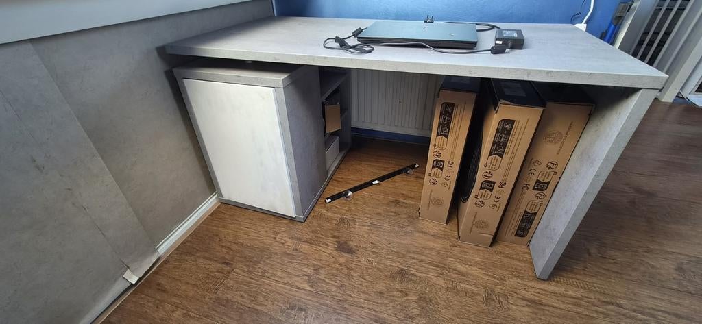 Modern bureau met opbergruimte - Grijs/Wit, Huis en Inrichting, Ophalen, Opbergruimte, Gebruikt, Spaanplaat of MDF