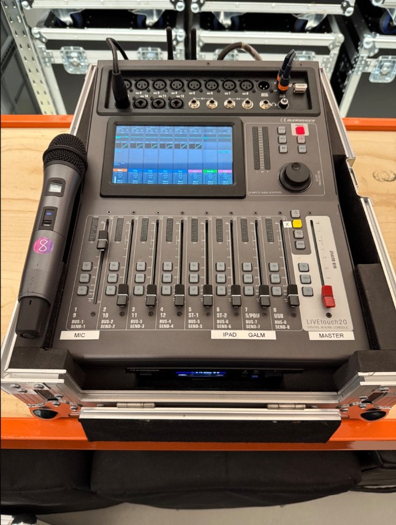 Audiophony livetouch degitale mixer in Flightcase, Ophalen of Verzenden, Zo goed als nieuw, 10 tot 20 kanalen