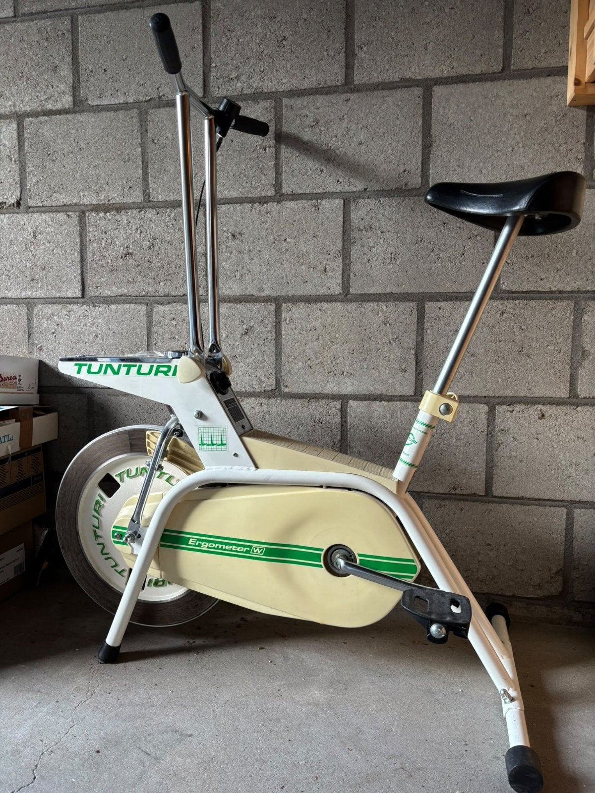 Hometrainer, afhalen in Sittard (L), Ophalen, Gebruikt, Metaal, Benen