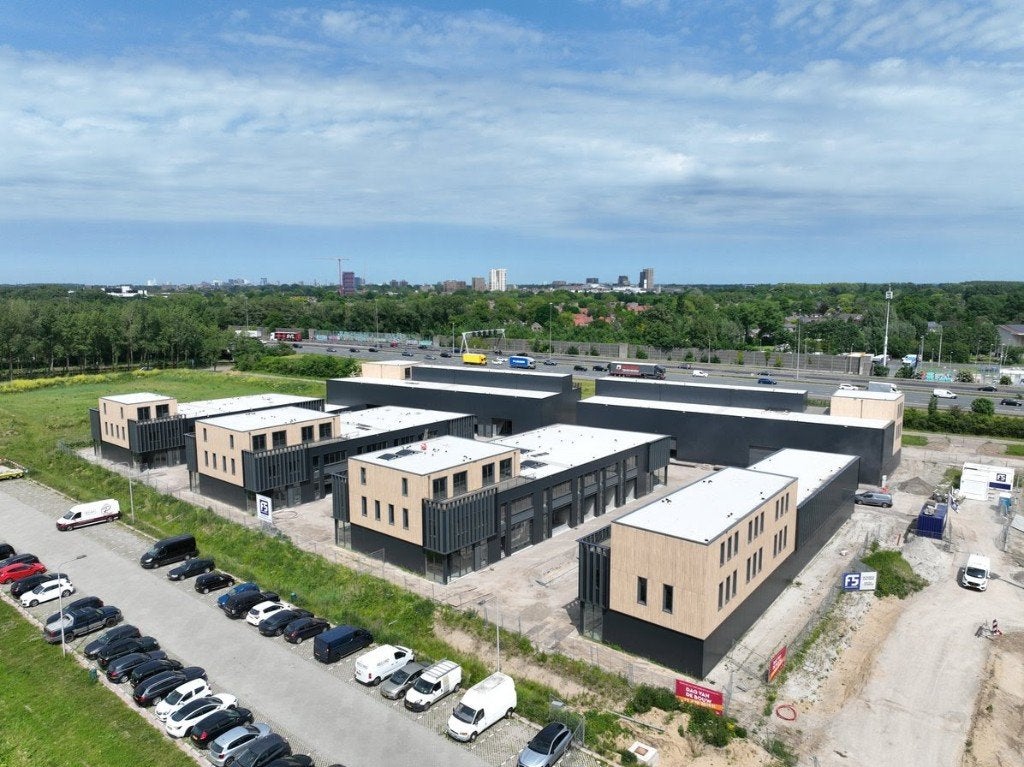Moderne bedrijfsunit te huur nabij snelweg, 132 m², Huur, Bedrijfsruimte