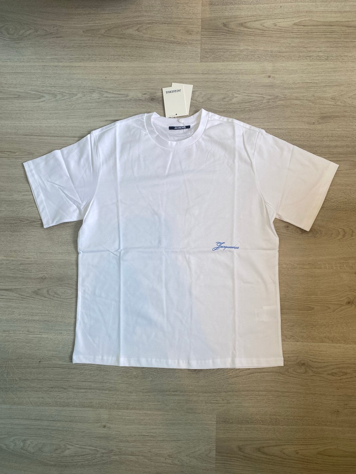 Jacquemus T-shirt met sleutelprint - Nieuw met kaartjes, Ophalen of Verzenden, Nieuw, Maat 52/54 (L), Wit