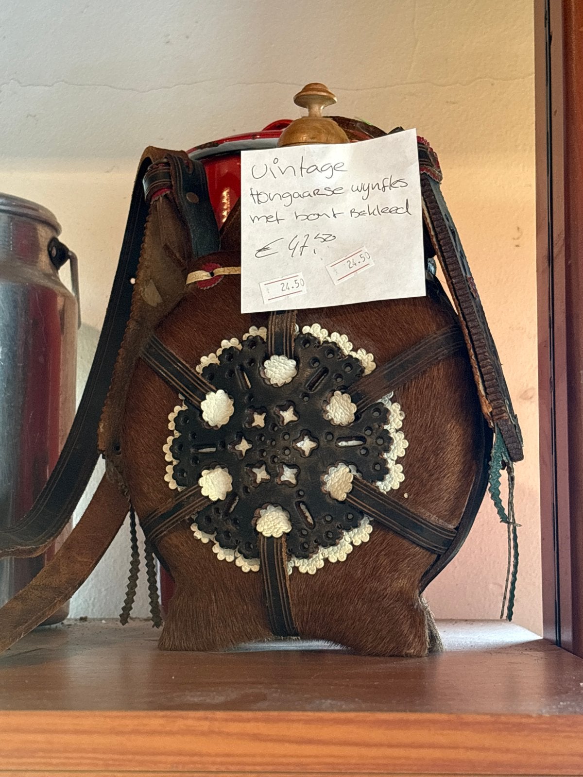 Vintage Hongaarse Wijnfles met Bont Bekleed, Ophalen of Verzenden