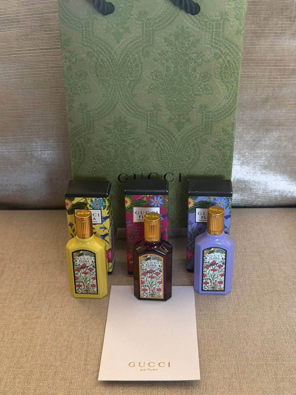 Cadeaus set van 3 Gucci miniaturen +groene Gucci cadeau tas, Verzenden, Nieuw, Miniatuur, Gevuld