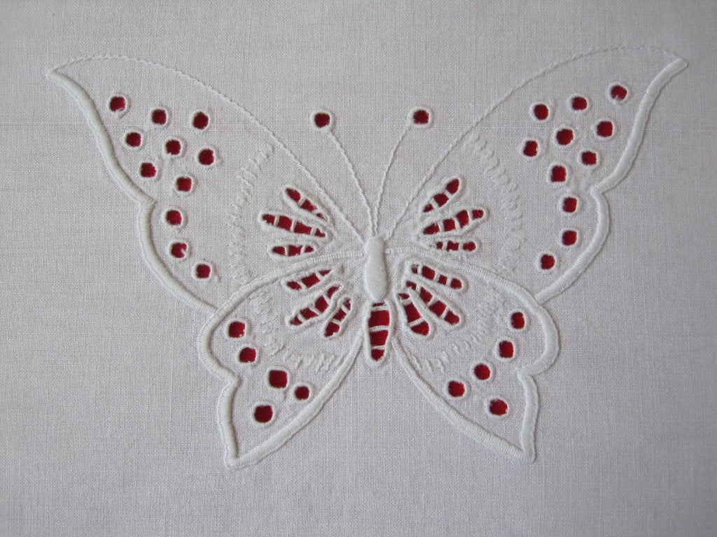 Lingeriehoes met geborduurde vlinder en initialen, Ophalen of Verzenden